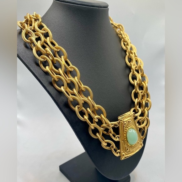 Vintage GIVENCHY RARE Triple Rope Gold Plate Chain Runway Green Stone Necklace - Picture 3 of 9